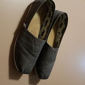 Tom's shoes grey
